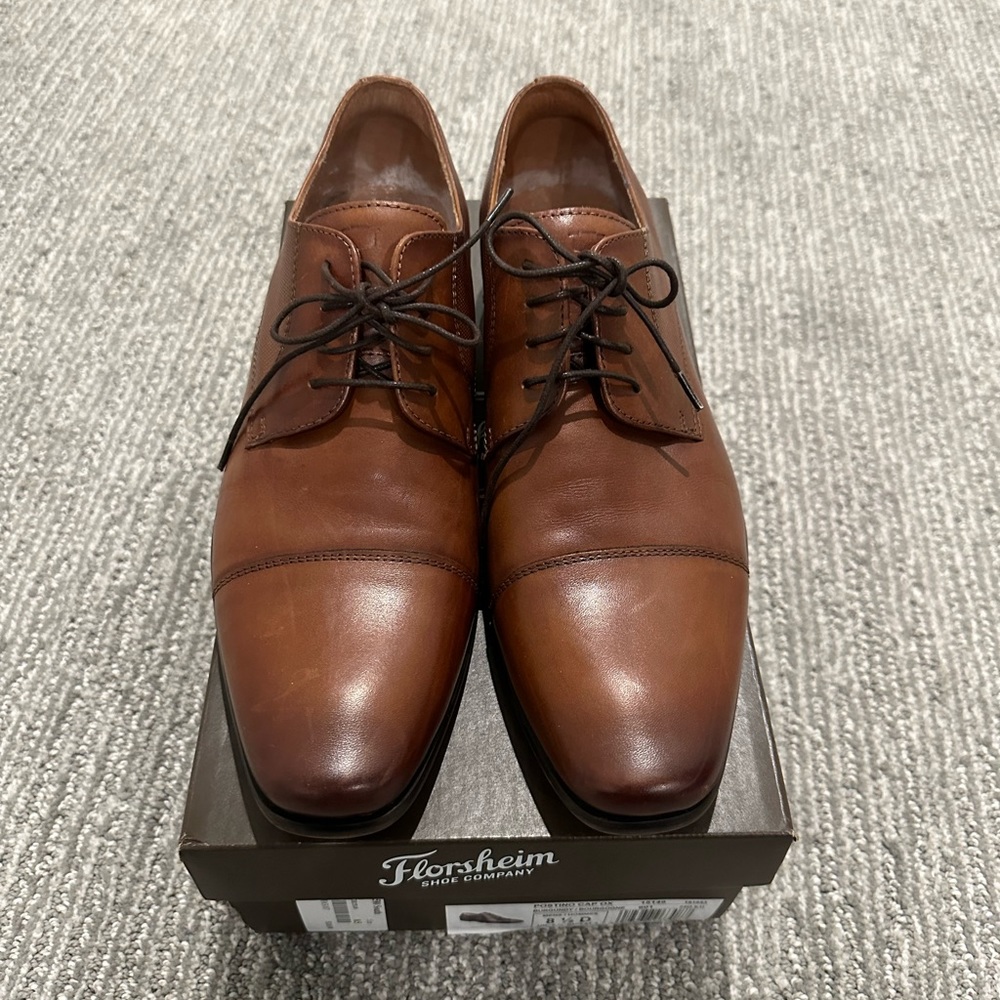 Florsheim Shor Company - Positano Cap Ox in Burgundy in pristine condition.